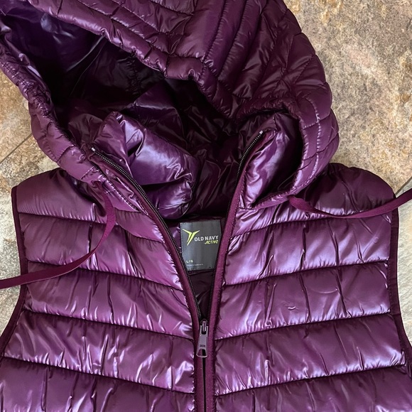 Old Navy Active Vest - Picture 2 of 3